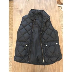 Crew black and gold puffer vest